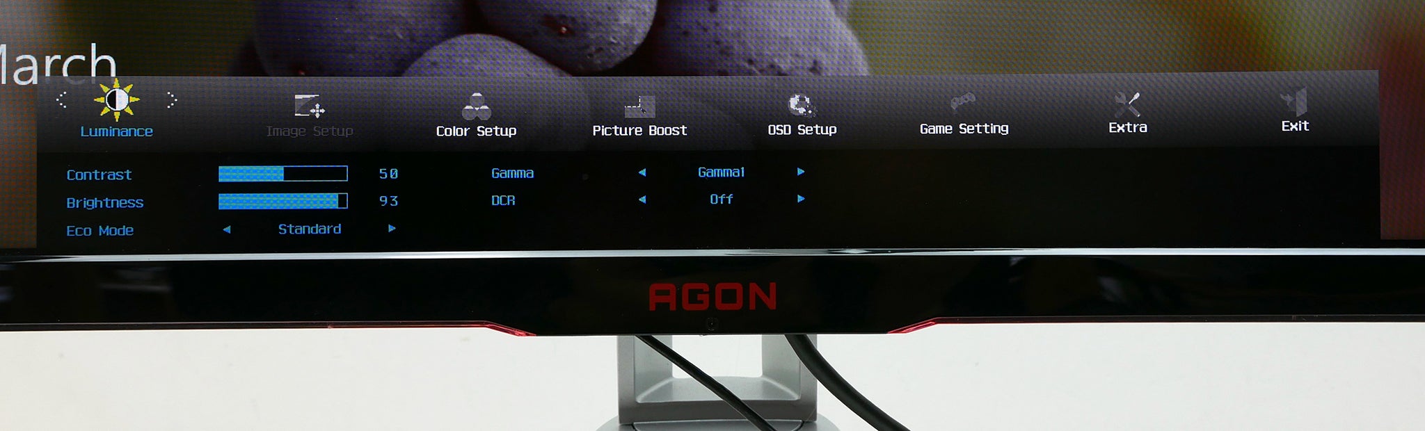 AOC AGON gaming monitor displaying on-screen menu options.