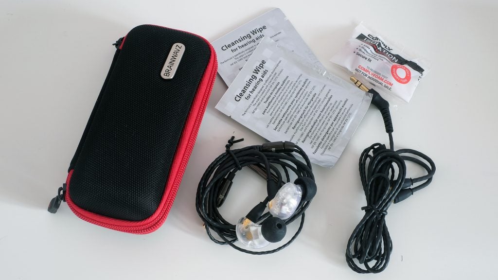 Brainwavz B400 earphones with case and accessories.