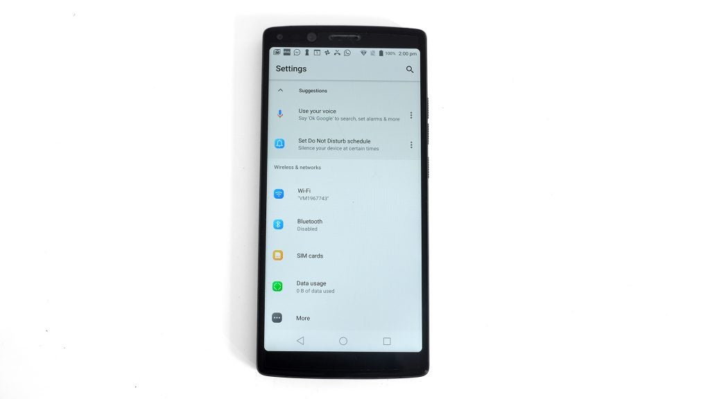 Doogee Mix 2 smartphone displaying settings menu.