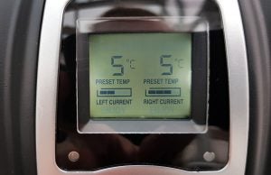 Digital display of Hostess HW02MA showing preset temperatures.