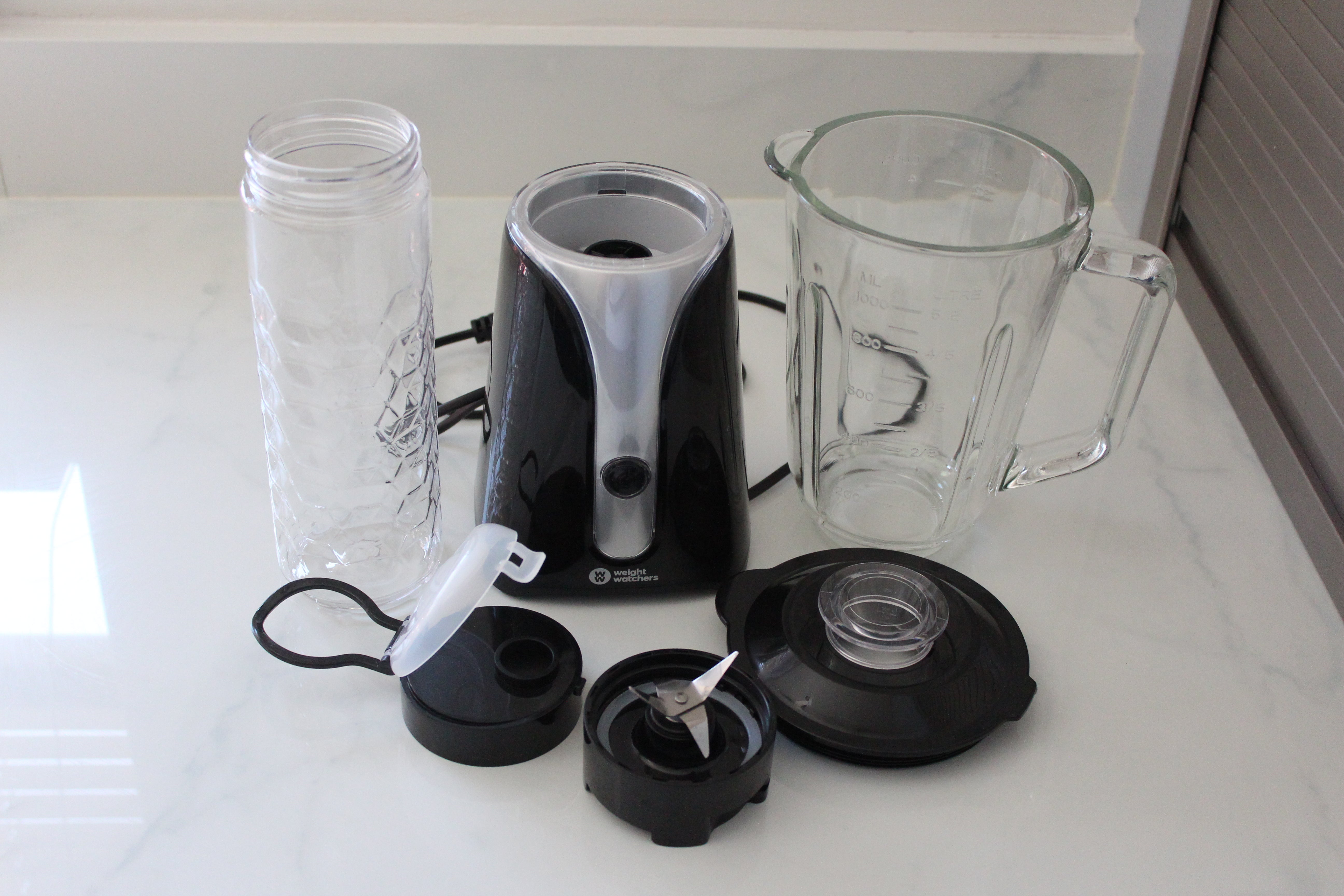 Weight Watchers 2-in-1 blender with to-go bottle and pitcher.