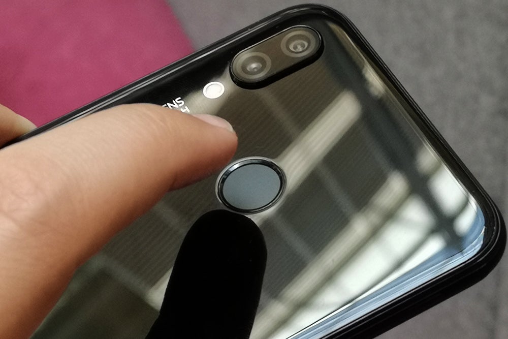 Huawei P20 Lite fingerprint sensor