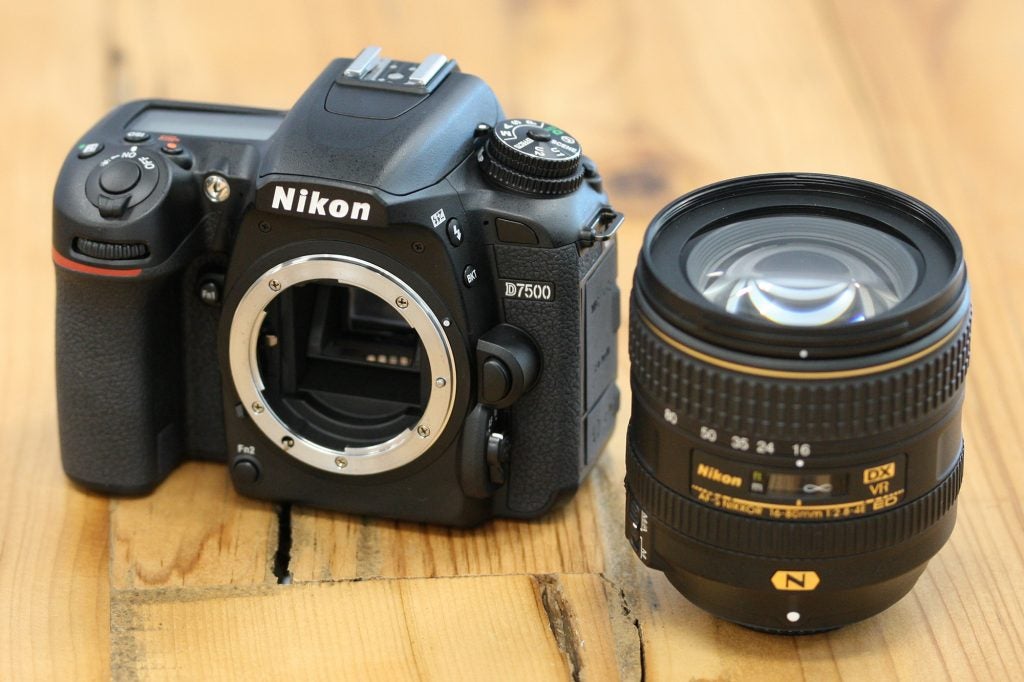 Nikon D7500 F mount