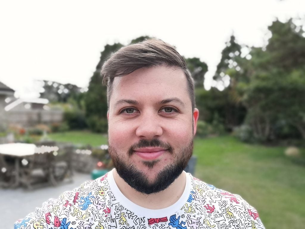 Honor Play front facing camera sample - portrait mode