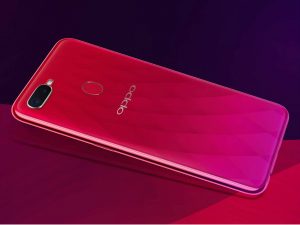 A wallpaper of Oppo F9 with it’s back panel shown