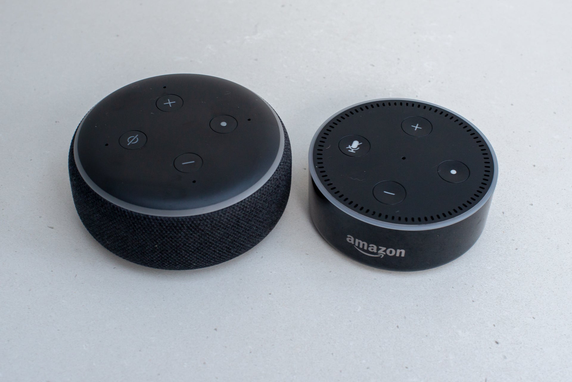 LOT OF 10 AMAZON ECHO DOT 2ND GEN BLACK AND WHITE BLACKLISTED 