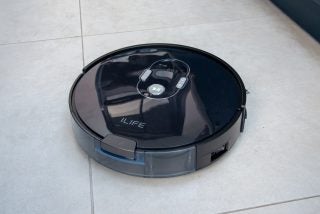 iLife A7 Robotic Vacuum Cleaner hero
