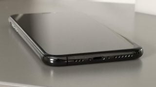 iPhone XS 3/4 view Lightning port