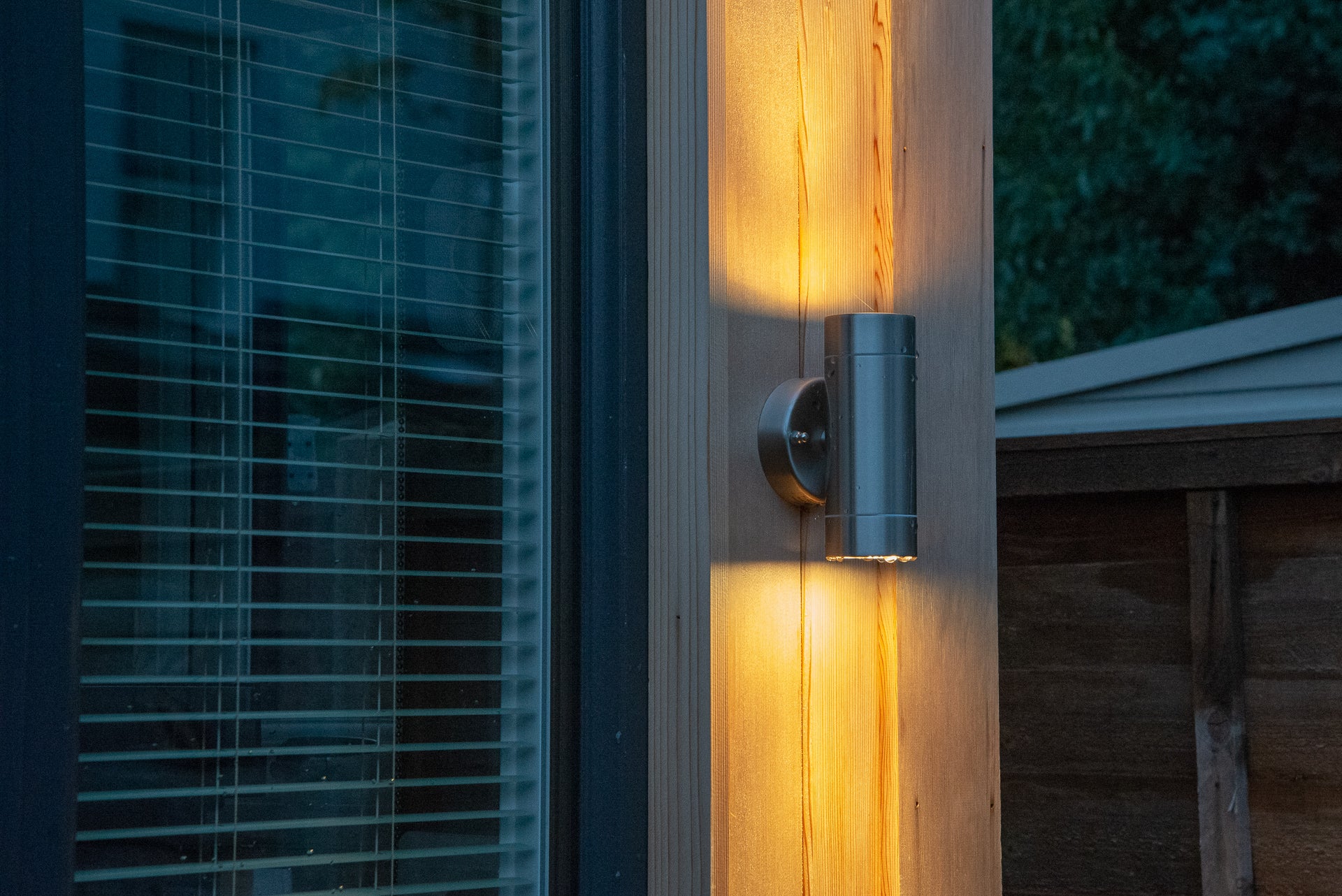Build a smart home extension external lights