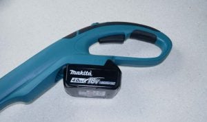Makita Cordless String Trimmer DUR181 handle