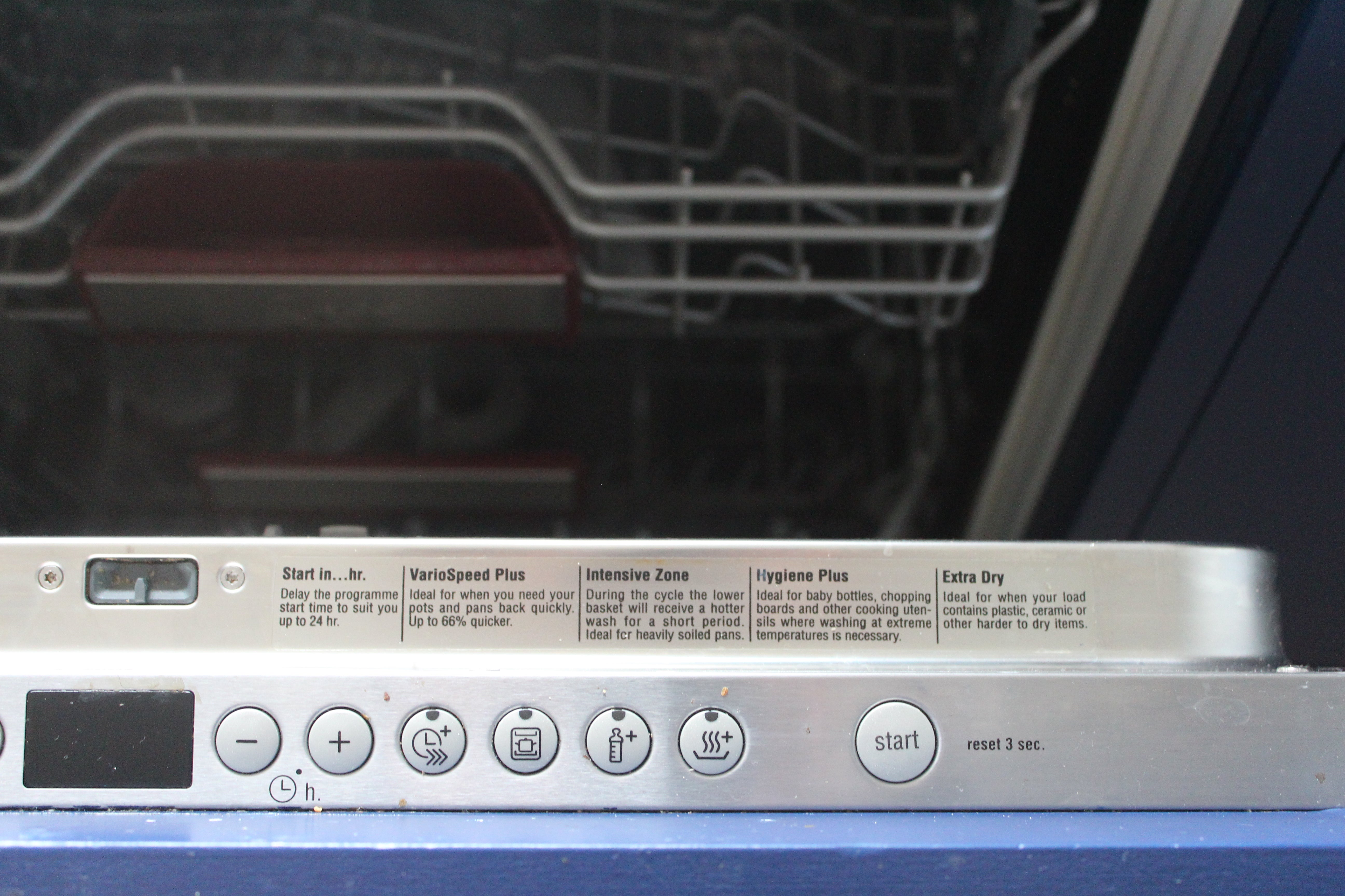 Close up picture of a plastic panel on a Bosch Perfect Dry dishwasher