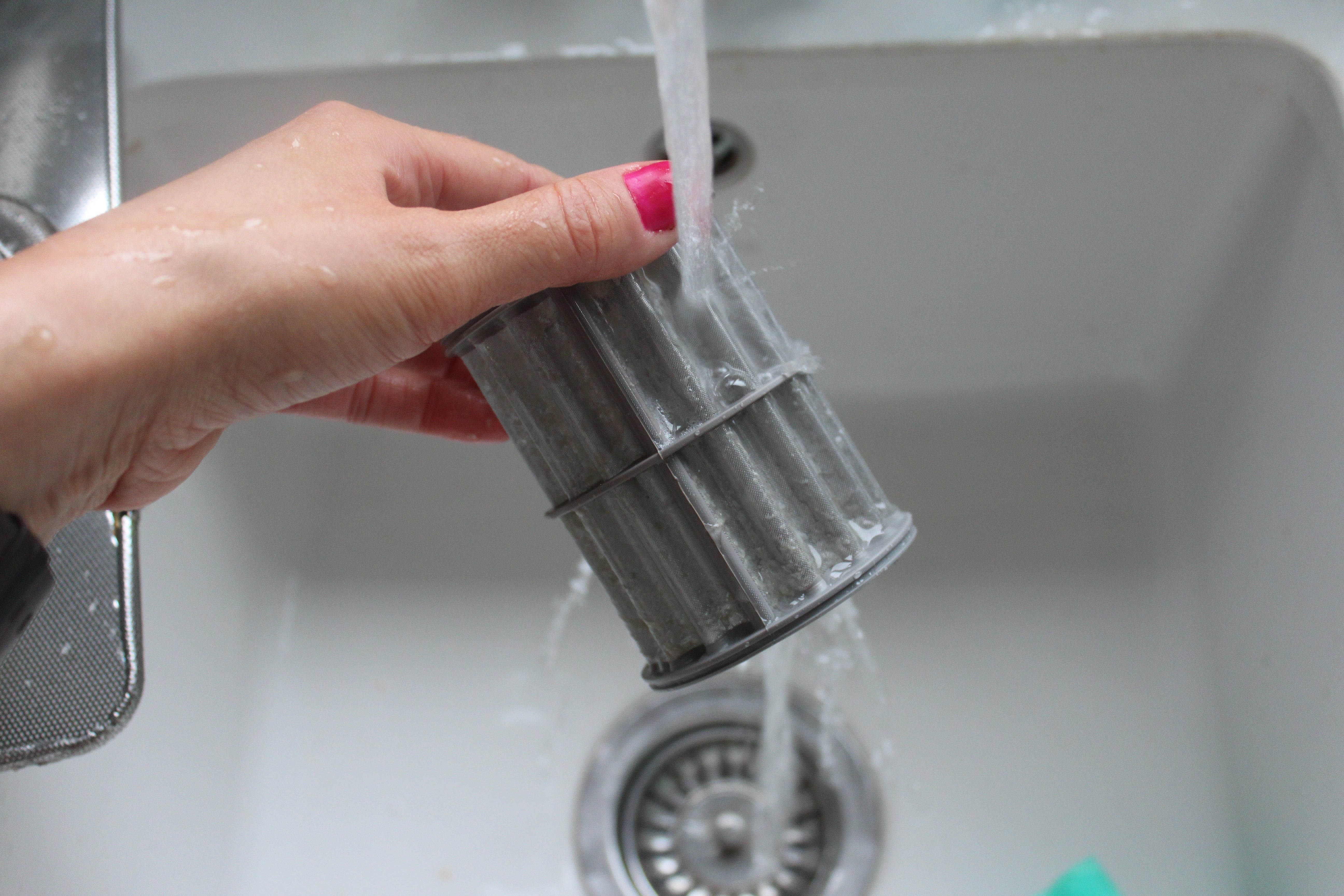 how to unblock a badly blocked toilet without a plunger 2