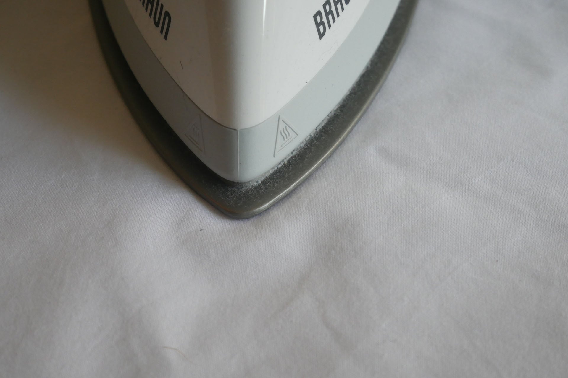 Braun Carestyle 3 IS 3042 WH Steam Generator Iron front