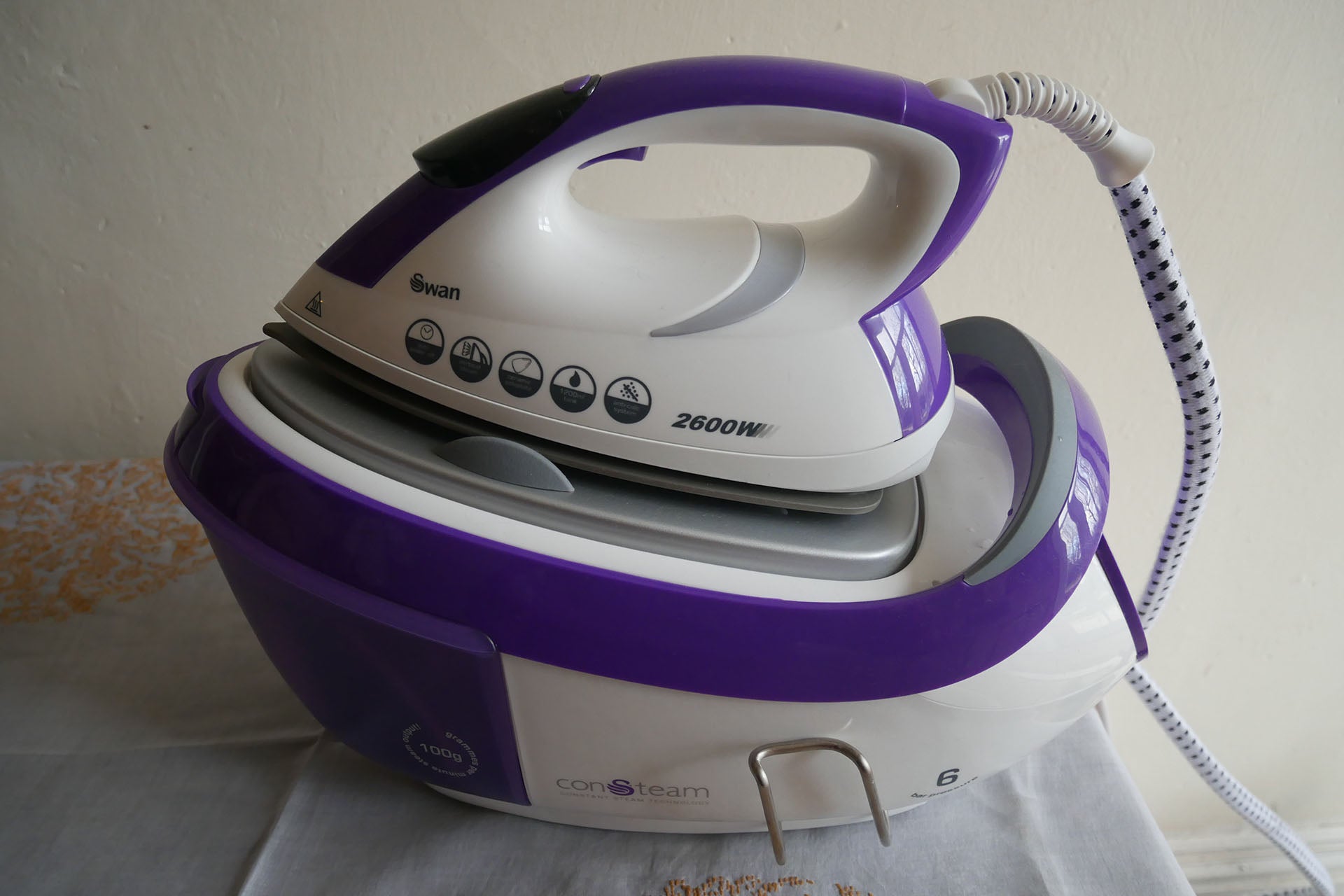 Blue BARGAINSGALORE STEAM GENERATOR IRON POWERFUL 2000w/2600w STAINLESS STEEL SOLE PLATE QUICK EASY