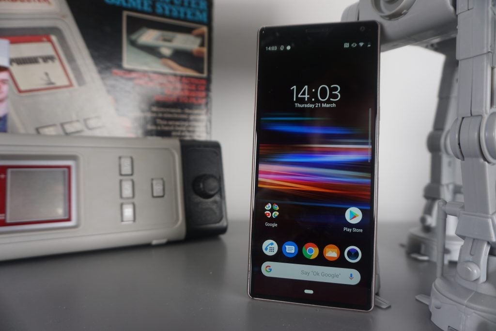 Xperia 10 standing