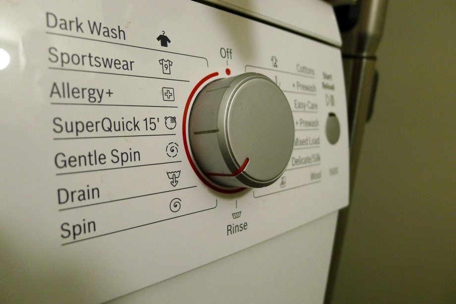 Washing machine running a drain programme