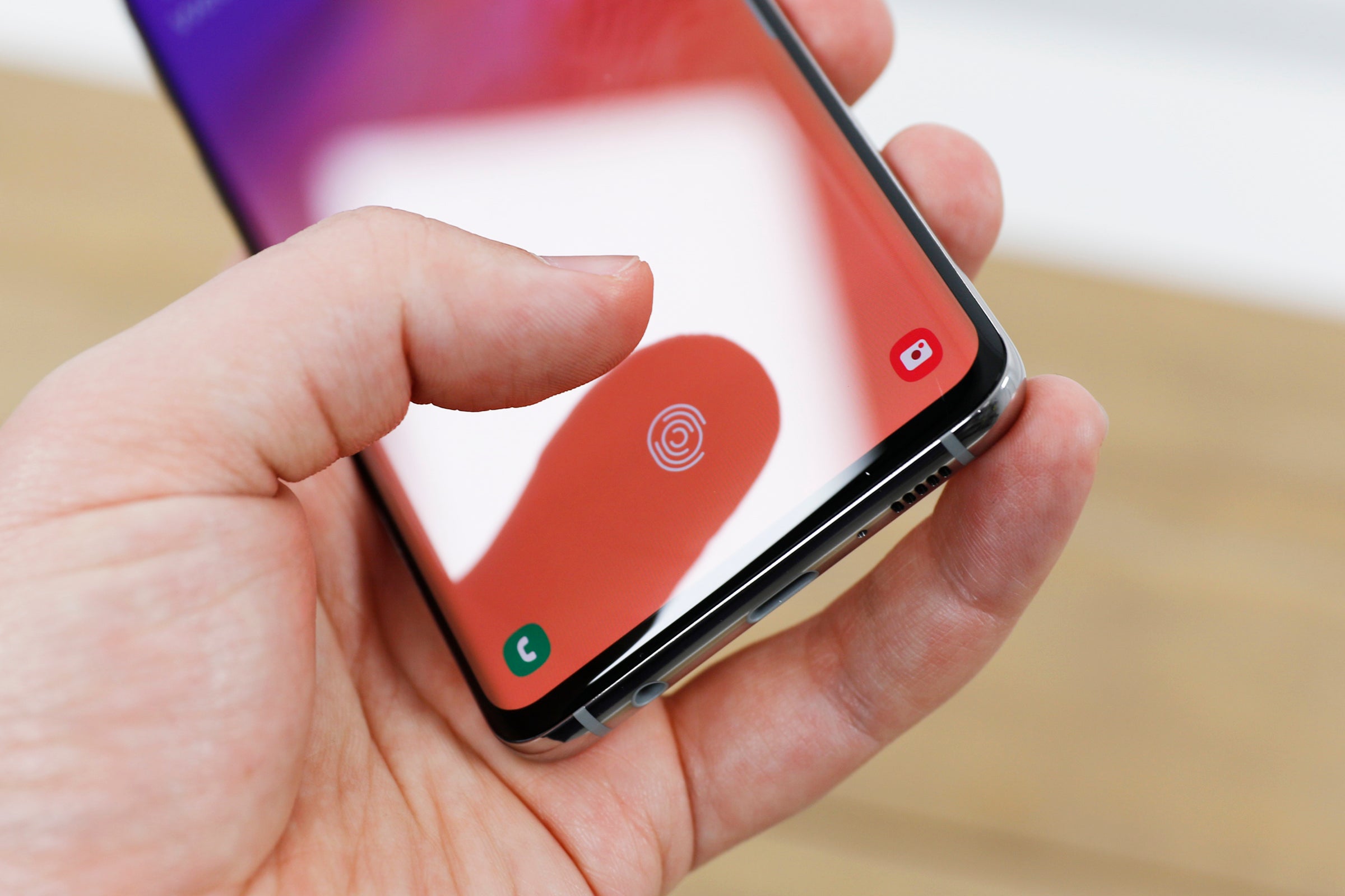 mill adjacent roll Samsung Galaxy S10 Problems: Fingerprint scanner will improve with time