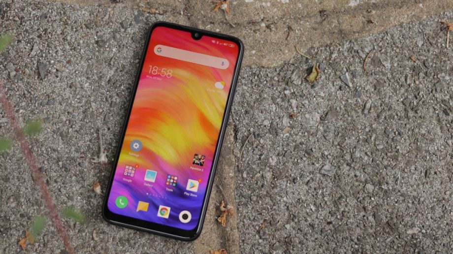 Xiaomi Redmi Note 7 front home screen angled