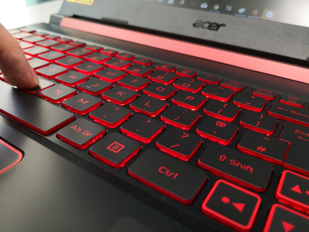 Acer Nitro 5 (AN515-54) review - keyboard