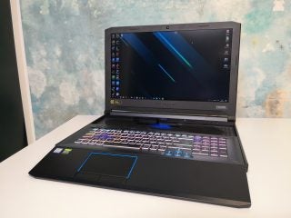 Acer Predator Helios 700 i9 9980HK RTX 2080, viewed from the front