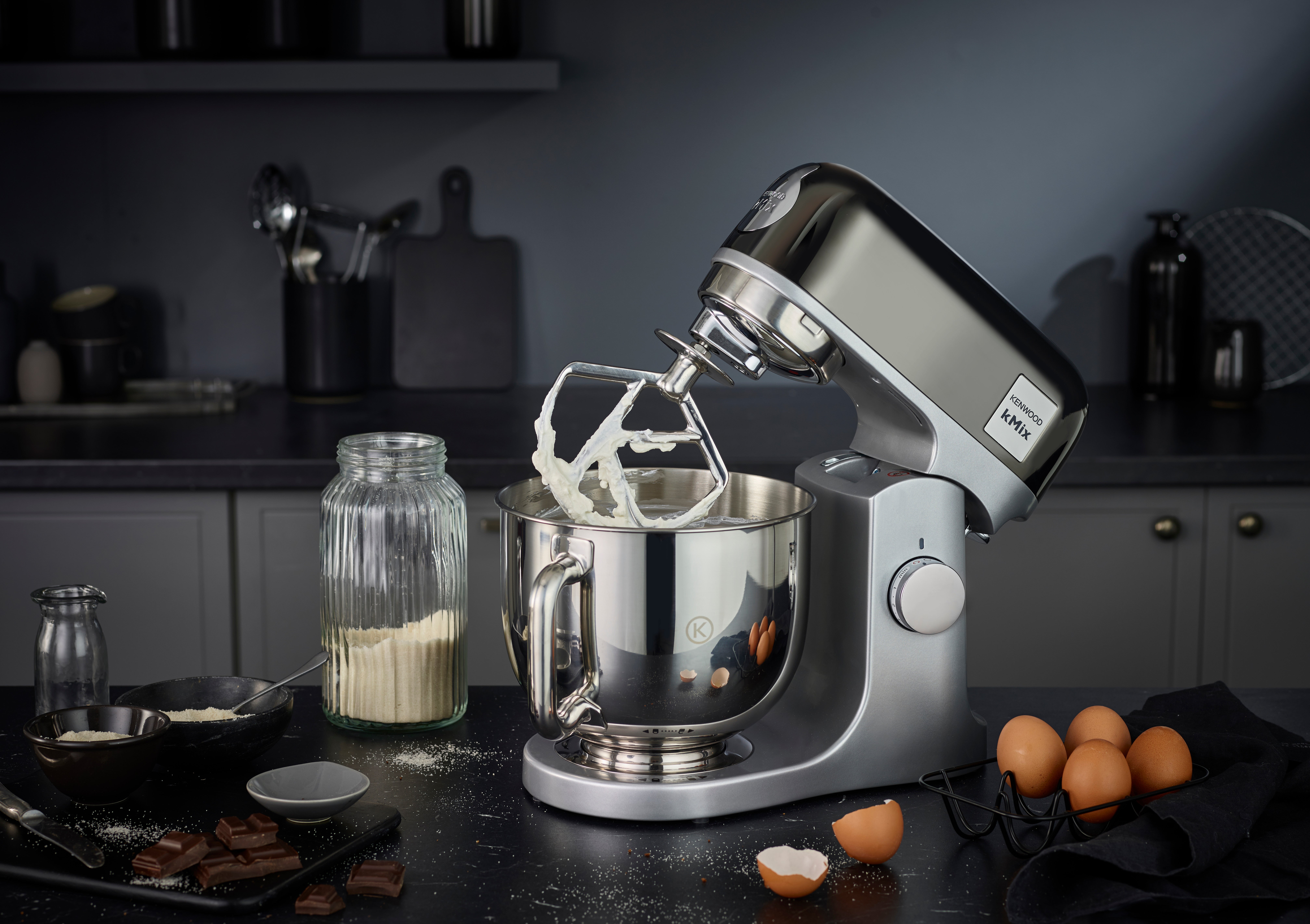 Garderobe plyndringer månedlige Kenwood kMix Chrome Collection Stand Mixer KMX760 Review | Trusted Reviews