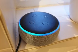 Amazon Echo blue light