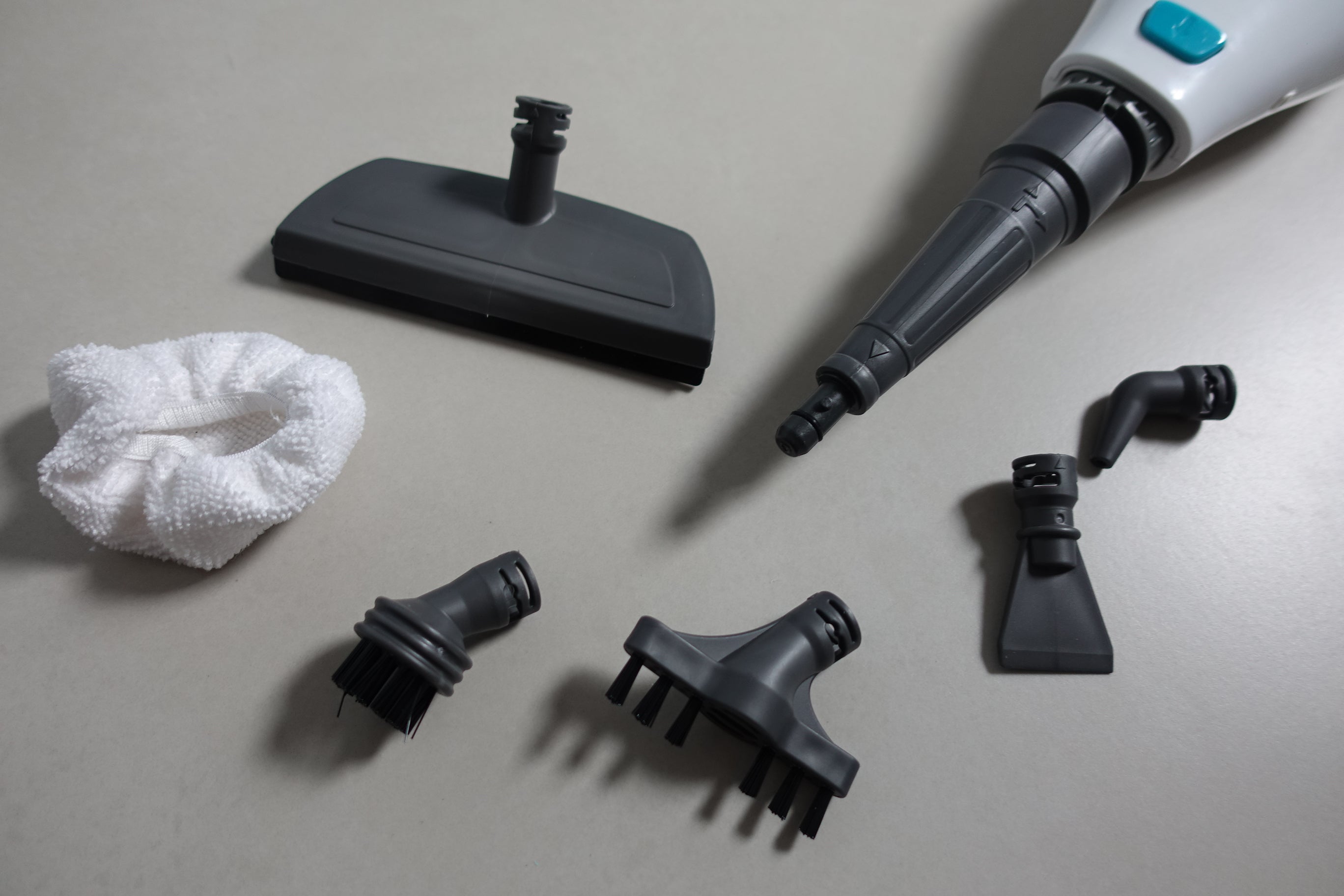 Russell Hobbs Neptune Multifunction Steam Mop accessories