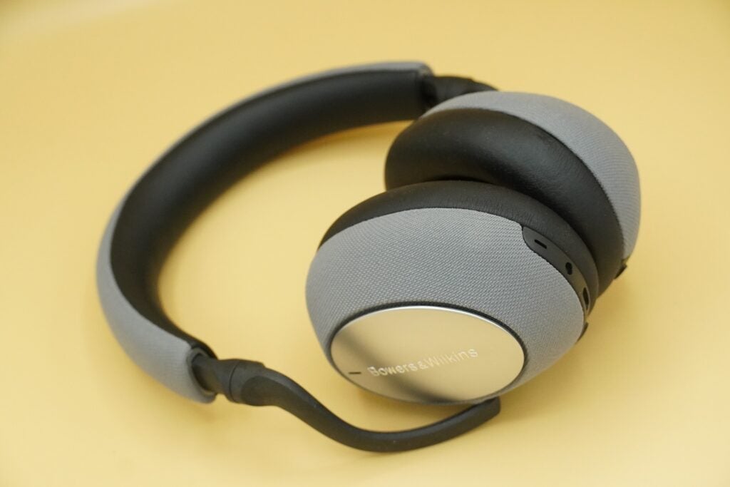 Bowers Wilkins PX7 close up of earcups