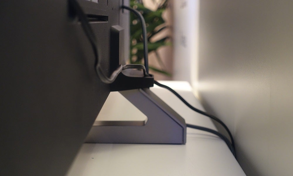 Close up image of stand of Philips 55PSU9435 TV standing on a table
