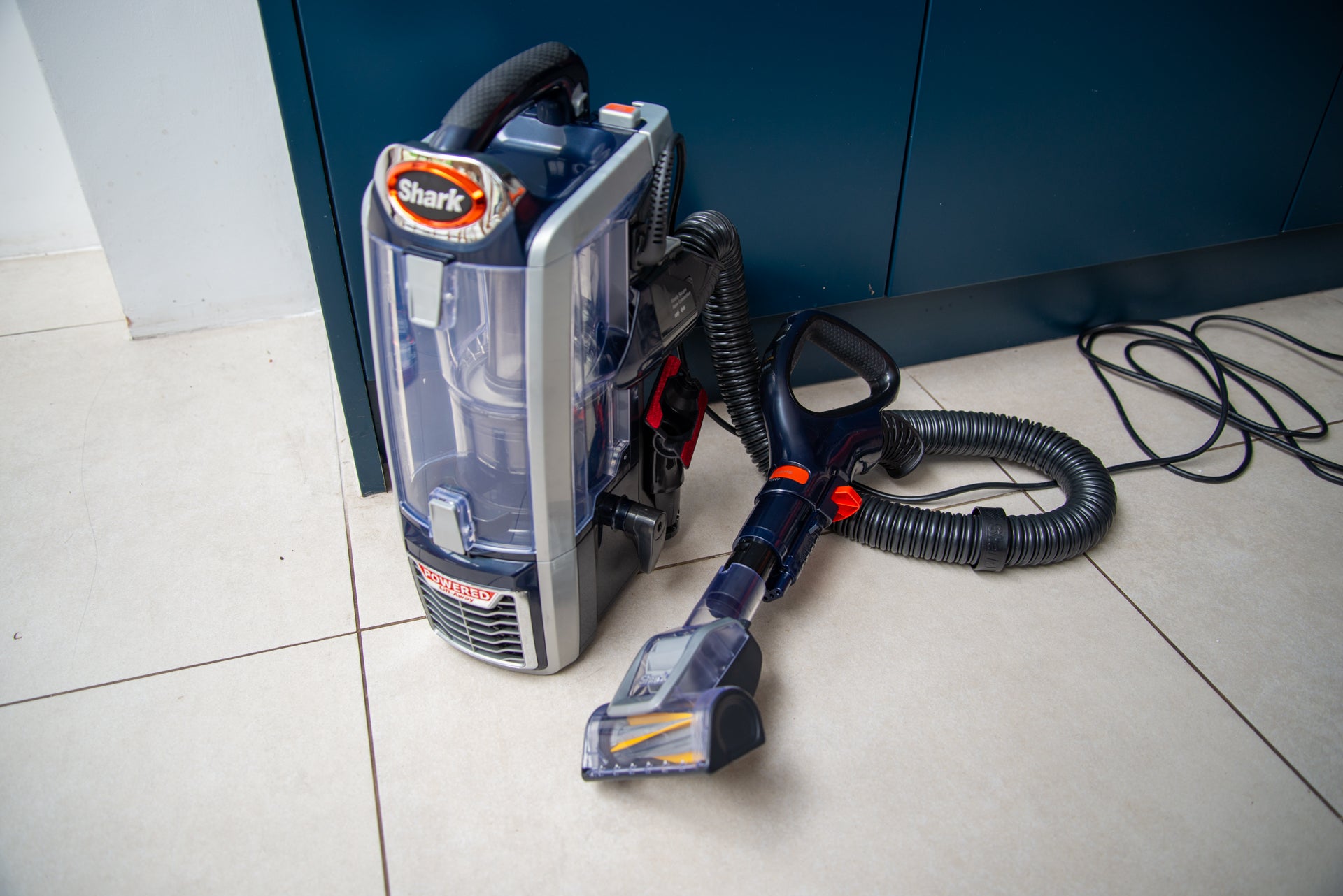 Shark Anti Hair Wrap Upright Vacuum Cleaner with Powered Lift-Away and TruePet NZ801UKT Lift-Away mode
