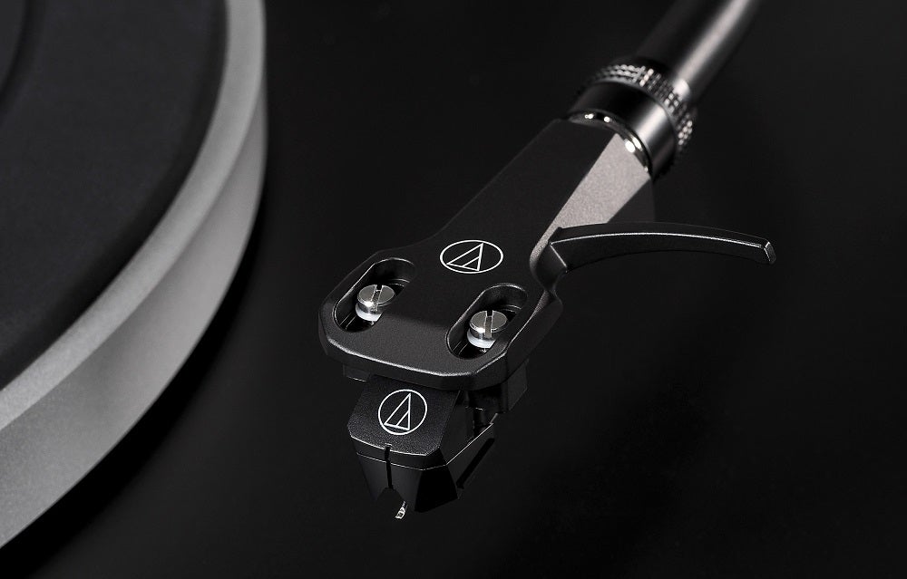 Close up of an Audio-Technica AT-LP5X's headshell