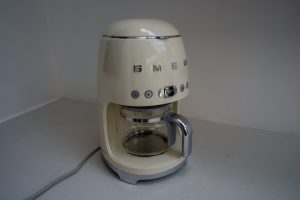 Smeg DCF02 Drip Filter Coffee Machine hero
