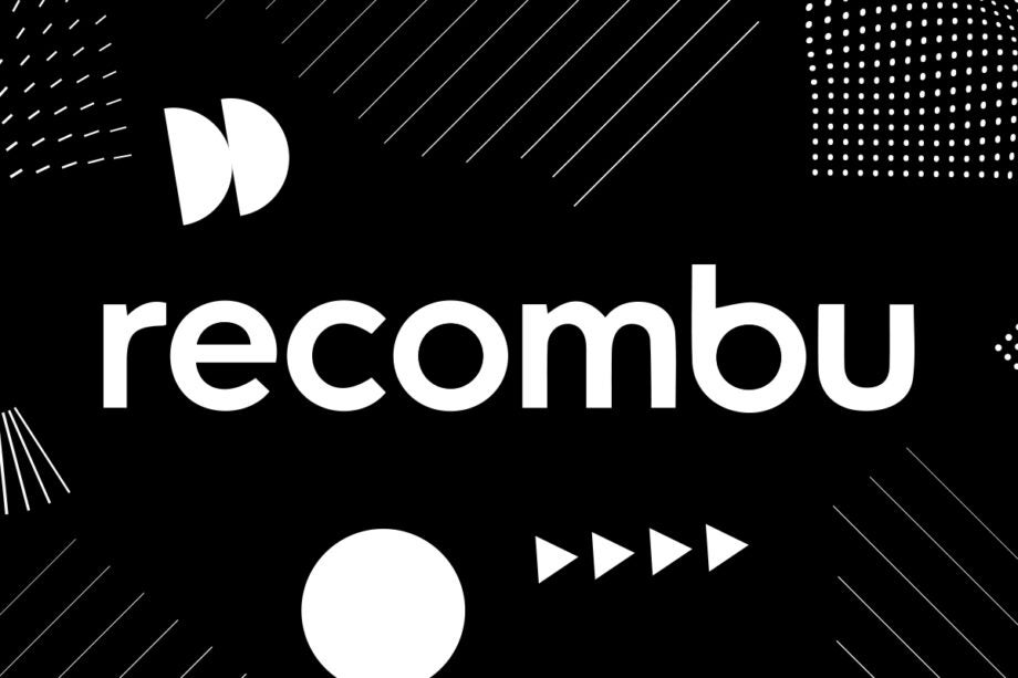 Wallpaper of Recombu with it's logo