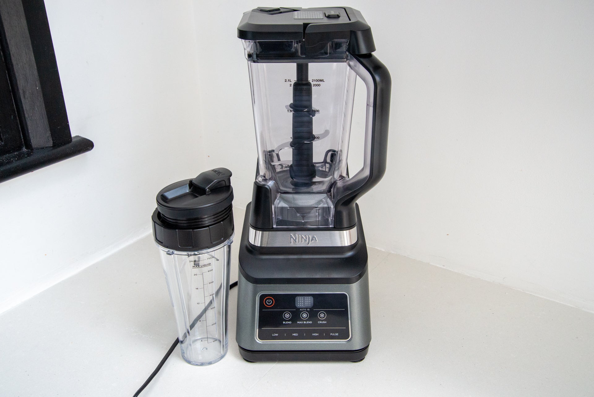 How do i take the lid off my ninja blender Ninja 2 In 1 Blender With Auto Iq Bn750uk Review Trusted Reviews