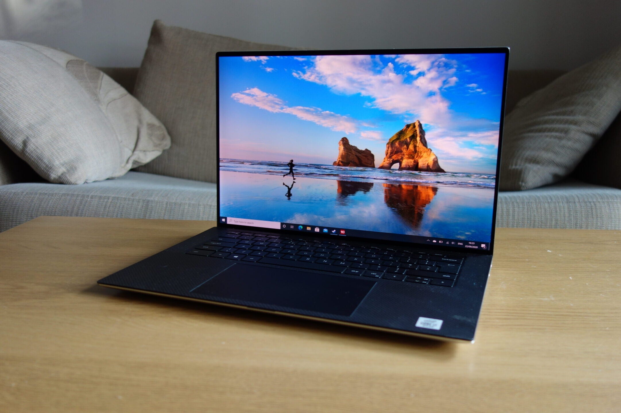 تموج قيادة منتجع  Dell XPS 15 (2020) Review: The best laptop of the year just got bigger