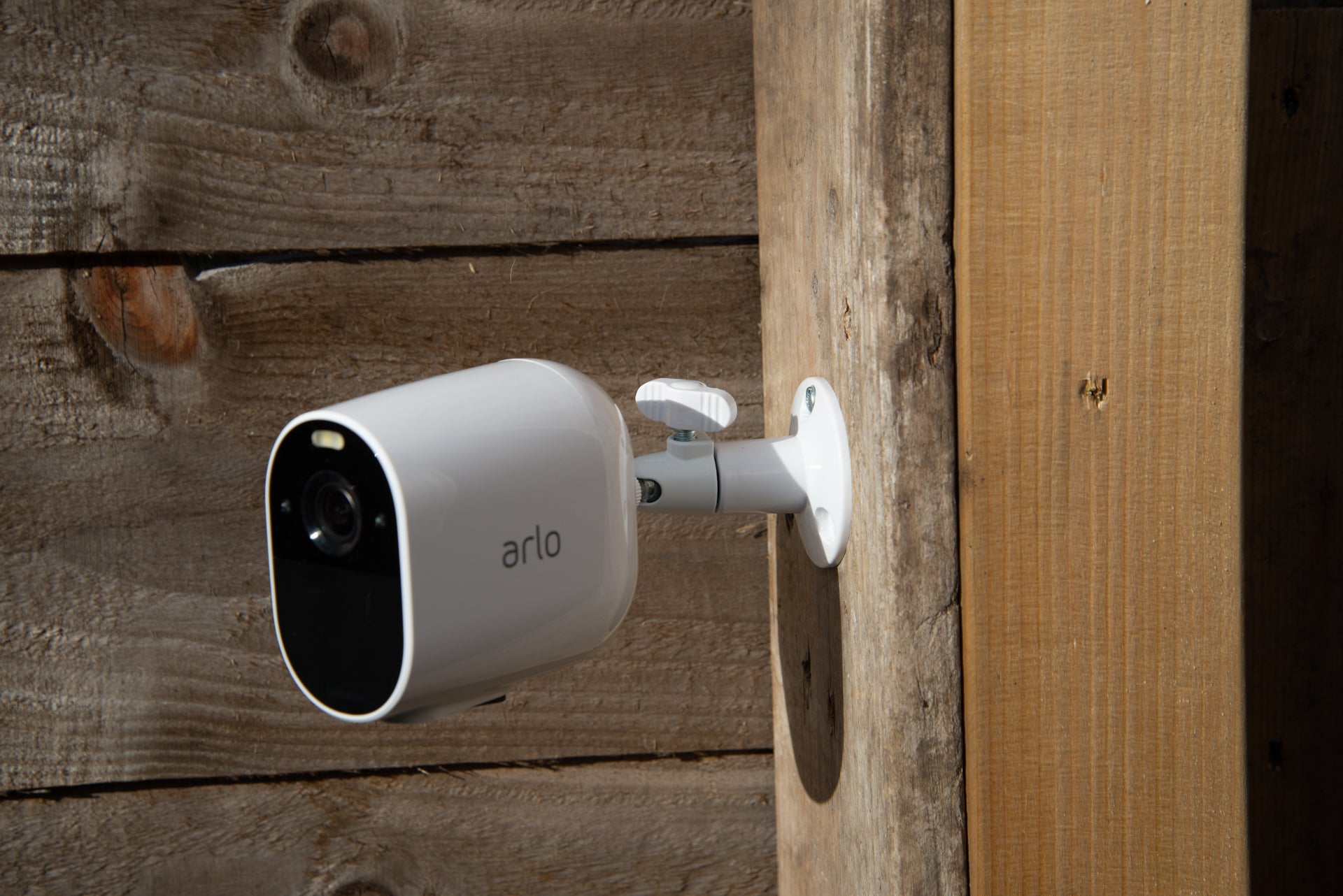 Arlo Essential Spotlight Camera mount