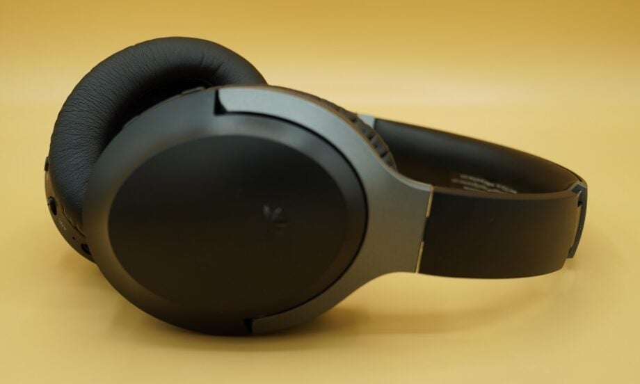 Close up image of of black Avantree Aria Pro headphone's earcup