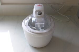 Judge Ice Cream Maker JEA57small nice white elogant , easy to operate blenderon a walled surface