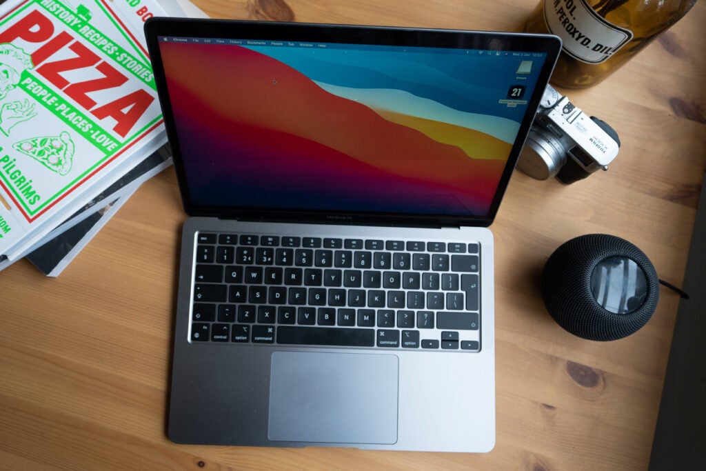 The MacBook Air M1 sitting on a desk