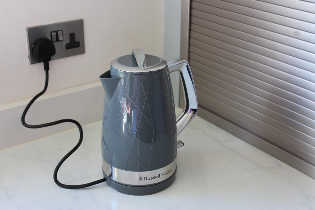 Russell Hobbs Structure Kettle boiling