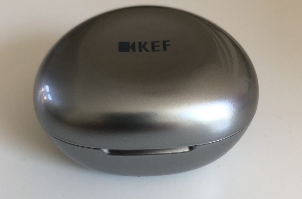 KEF Mu3 charging case