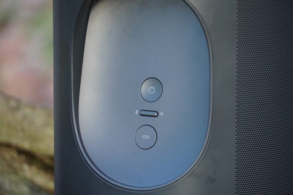 Sonos Move button rear close up