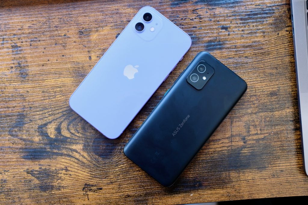 Asus Zenfone 8 next to the iPhone 8 showing the similar size