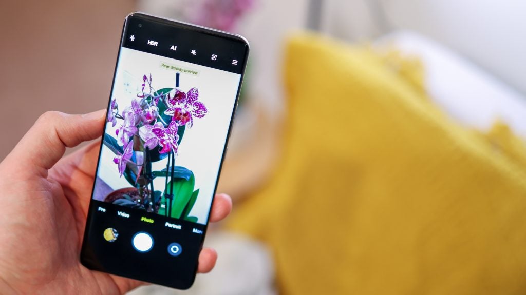 Xiaomi mi 11 ultra screen showing an image of a flower
