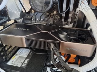Internal view of CPU, Nvidia RTX 3080 TI in test