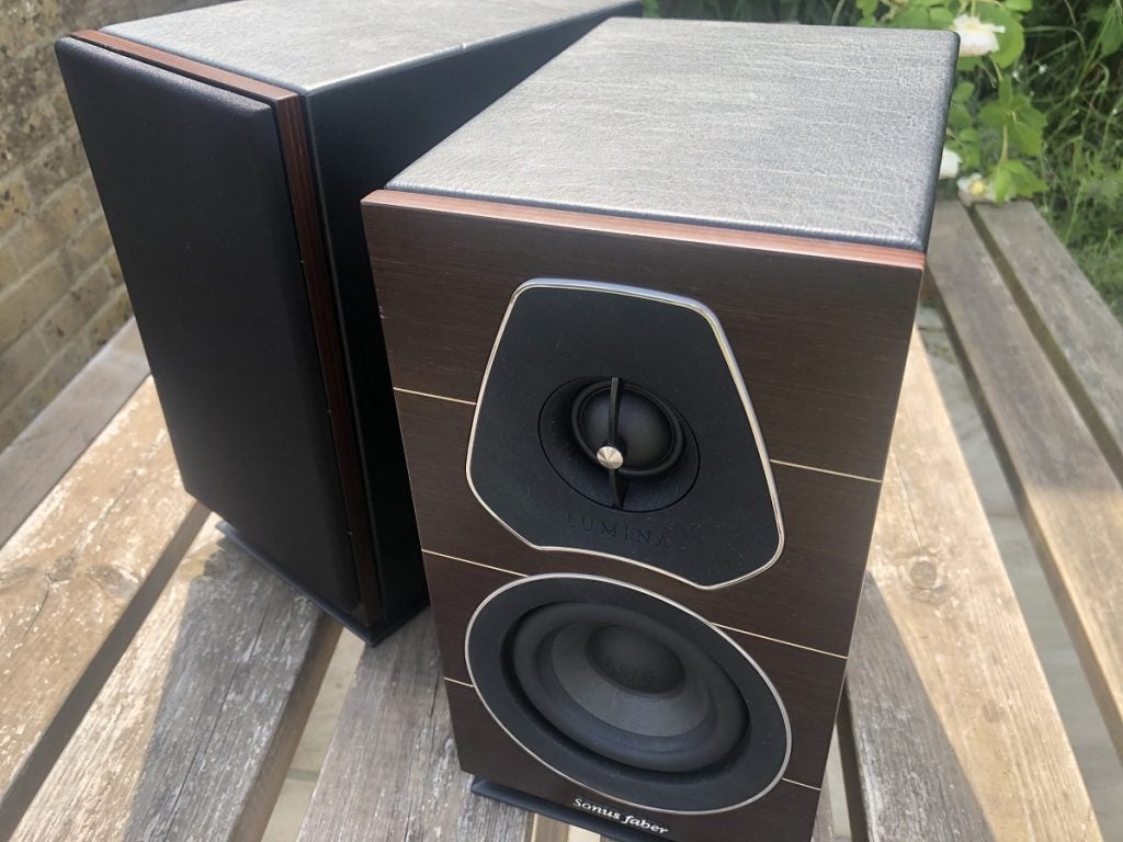Sonus Faber Lumina 1 with the baffle on and off