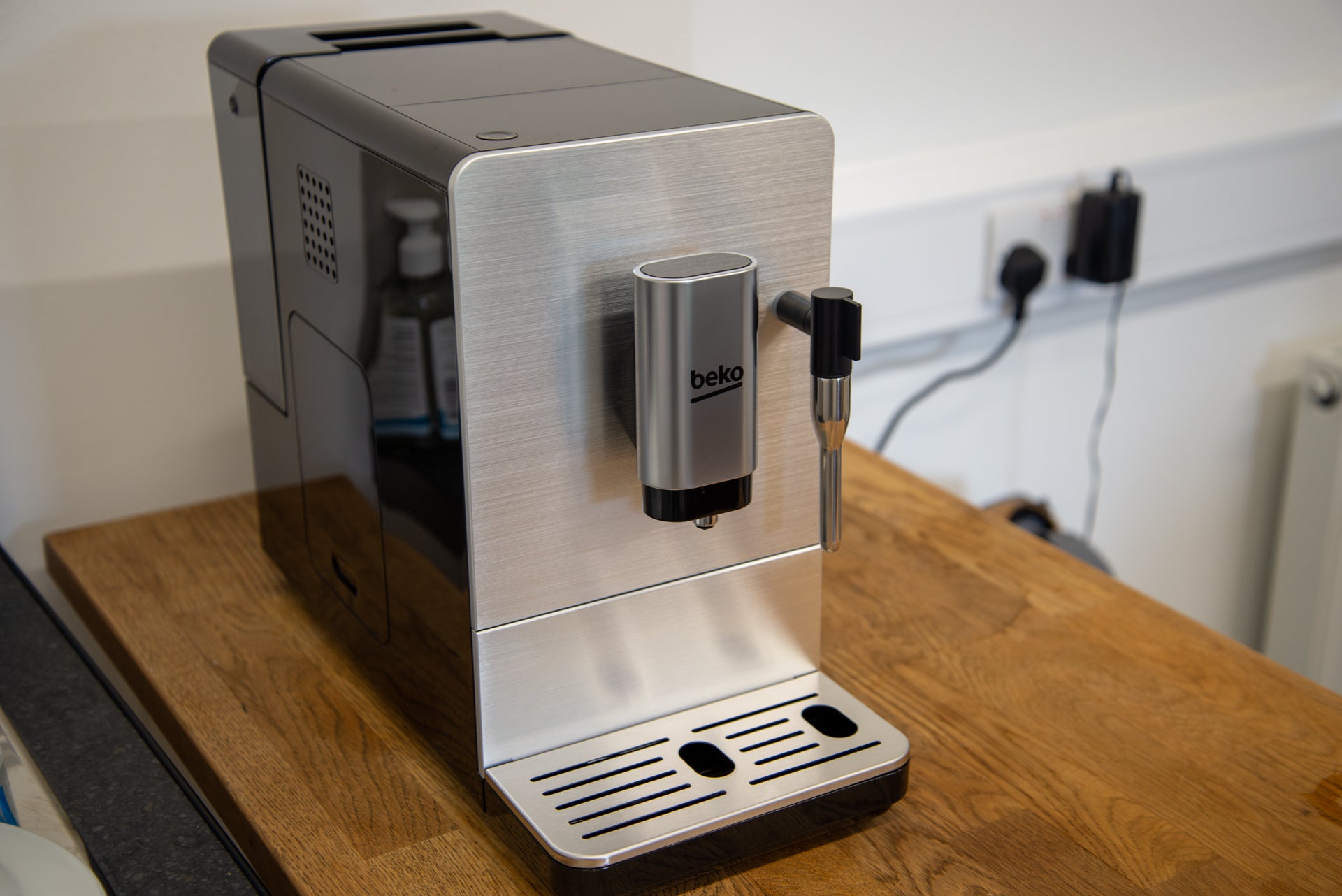 Beko Bean To Cup Coffee Machine with Steam Wand CEG5311 Review