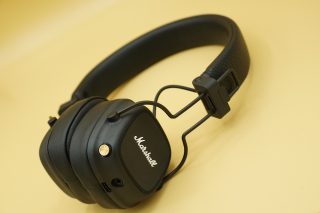 Marshall Major IV headphones in black