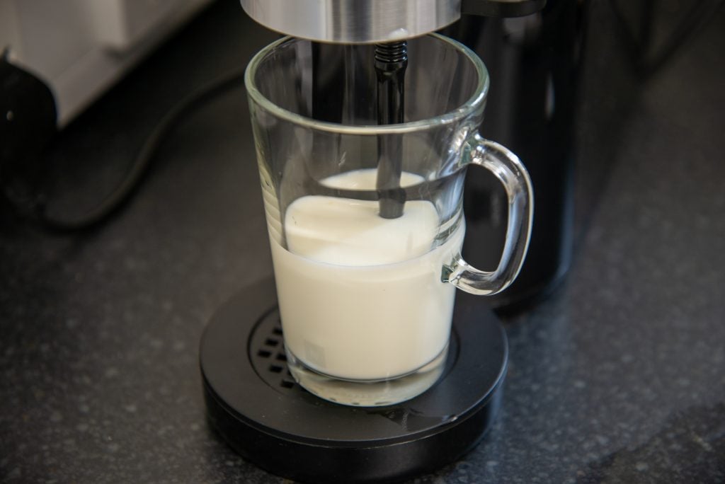 Nespresso Atelier frothing milk
