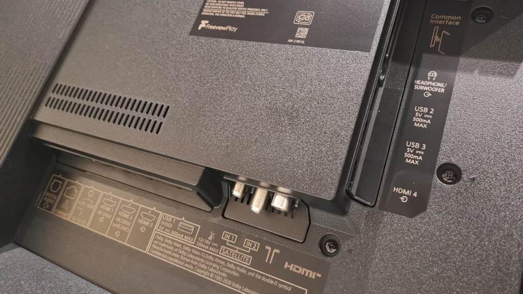 Connectivity on the Panasonic TX-55JZ2000
